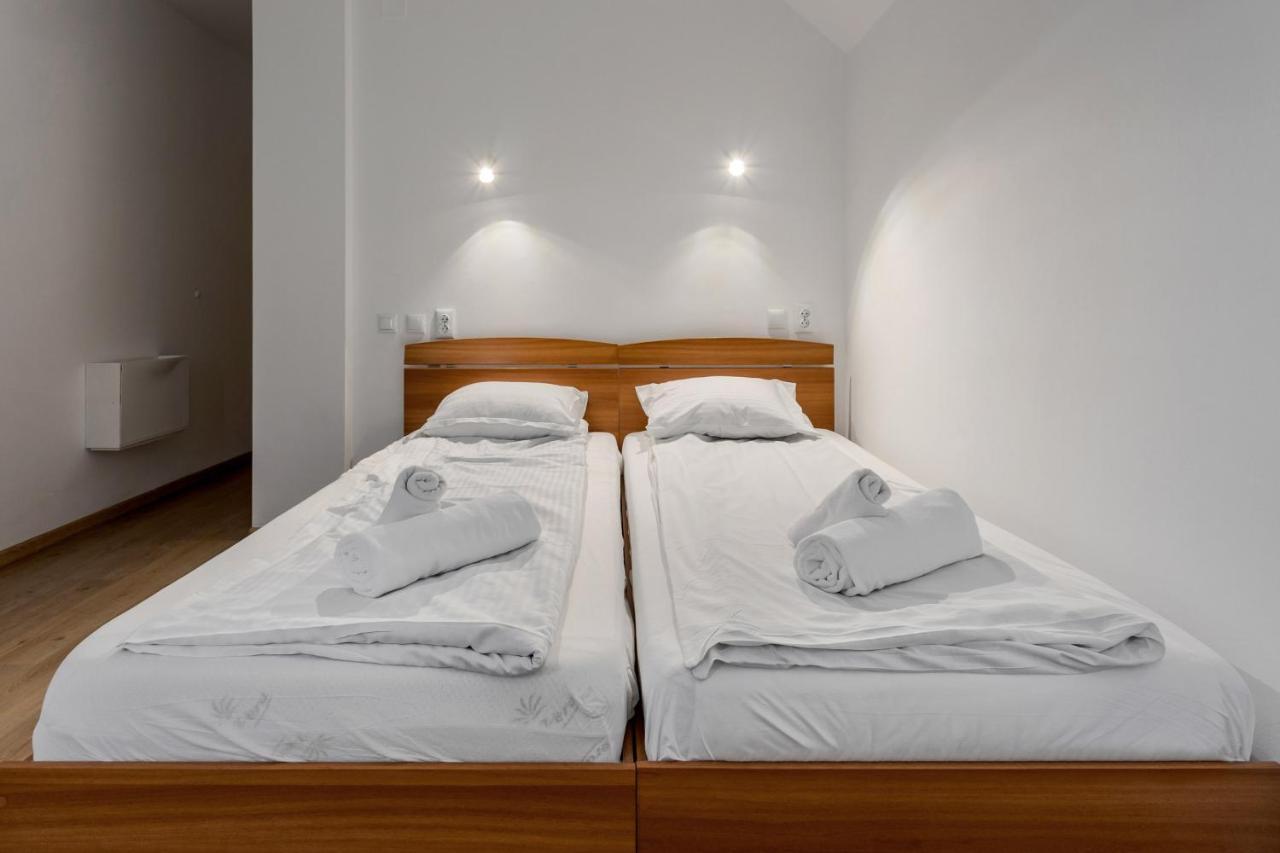 Dd Boutique Apartments Cluj Napoca Bagian luar foto